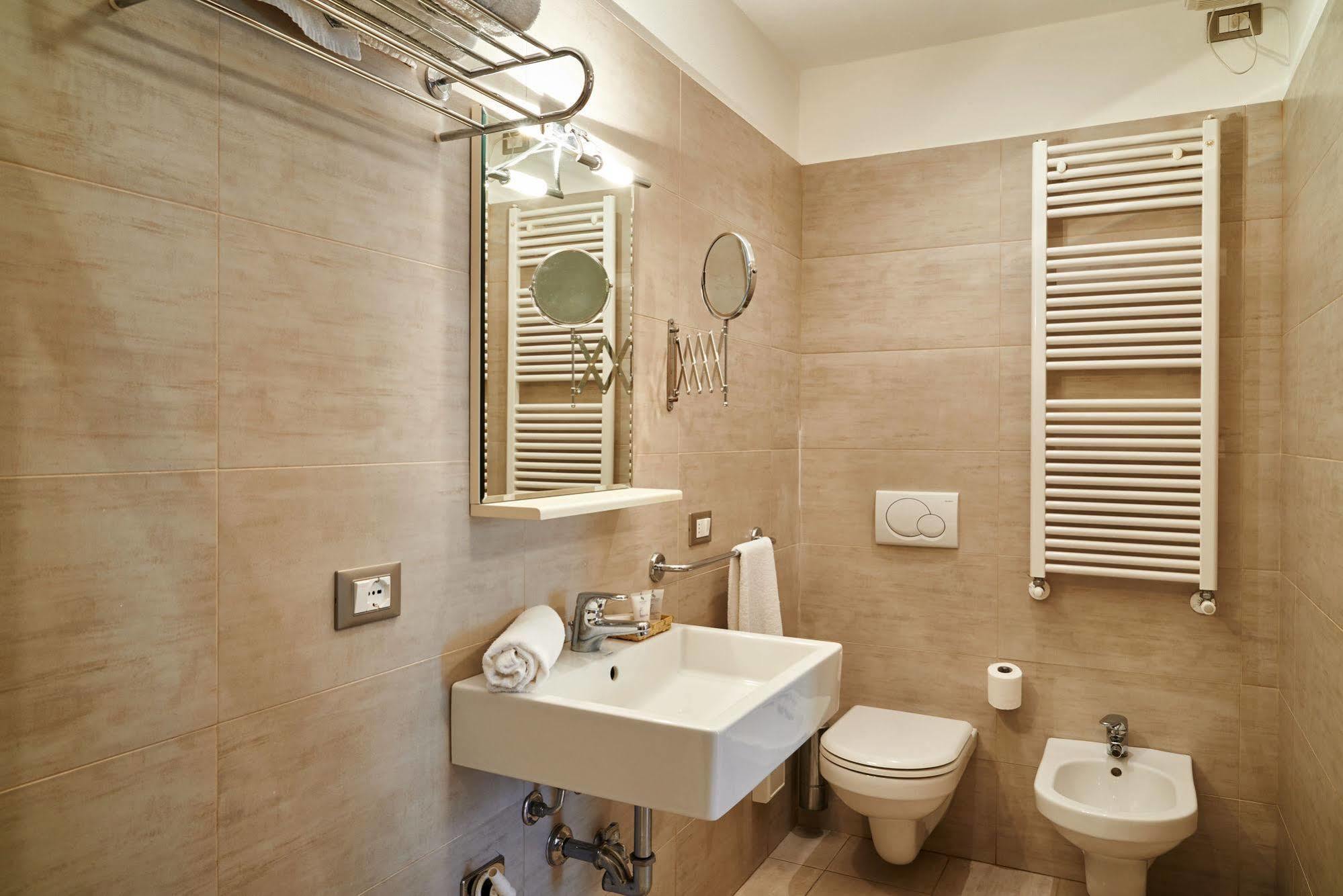 เรสซิเดนเซแอนทิโกบอโก Aparthotel แบร์กาโม ภายนอก รูปภาพ